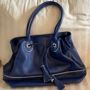 Beautiful very lightly used Cole Haan satchel.